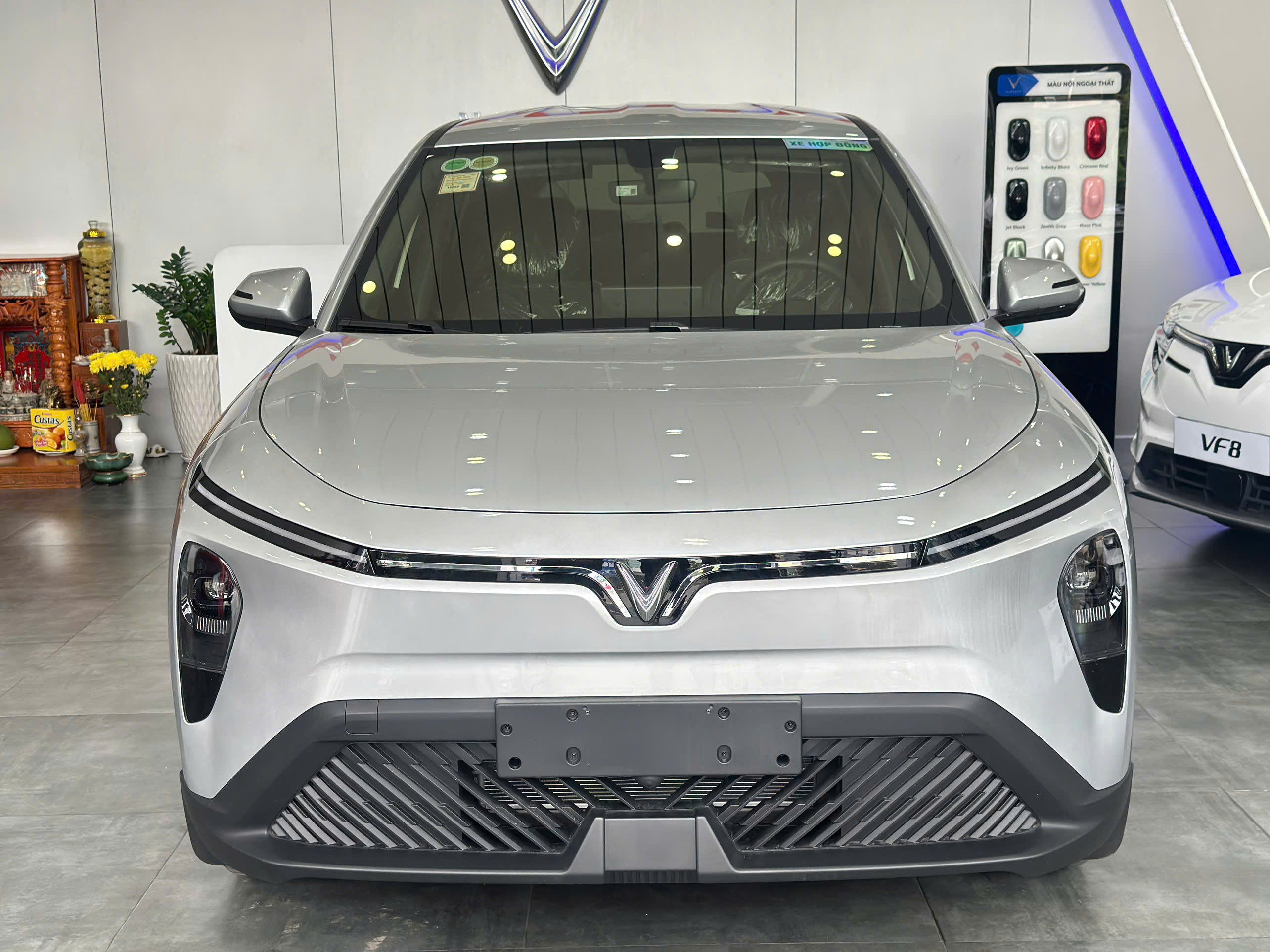 z7154075307668 2c309d0b26aa25b30ad336d7c4466cbb Vinfast Limo Green Chính Thức Có Mặt Tại Thị Trường Việt Nam