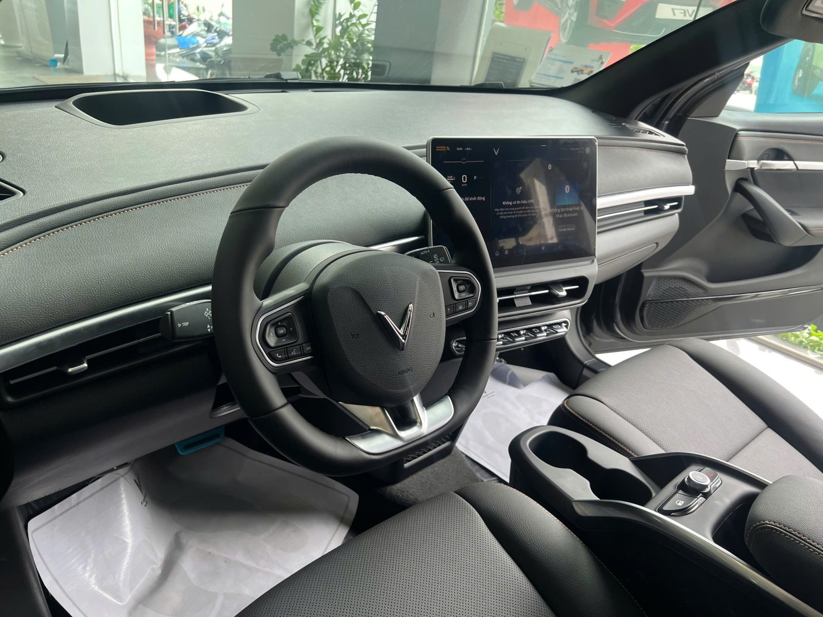 z7184110263743 35650167a3e1f47b831674f413db6e64 Nội thất VF7 Plus – Đẳng cấp hiện đại, trải nghiệm khác biệt