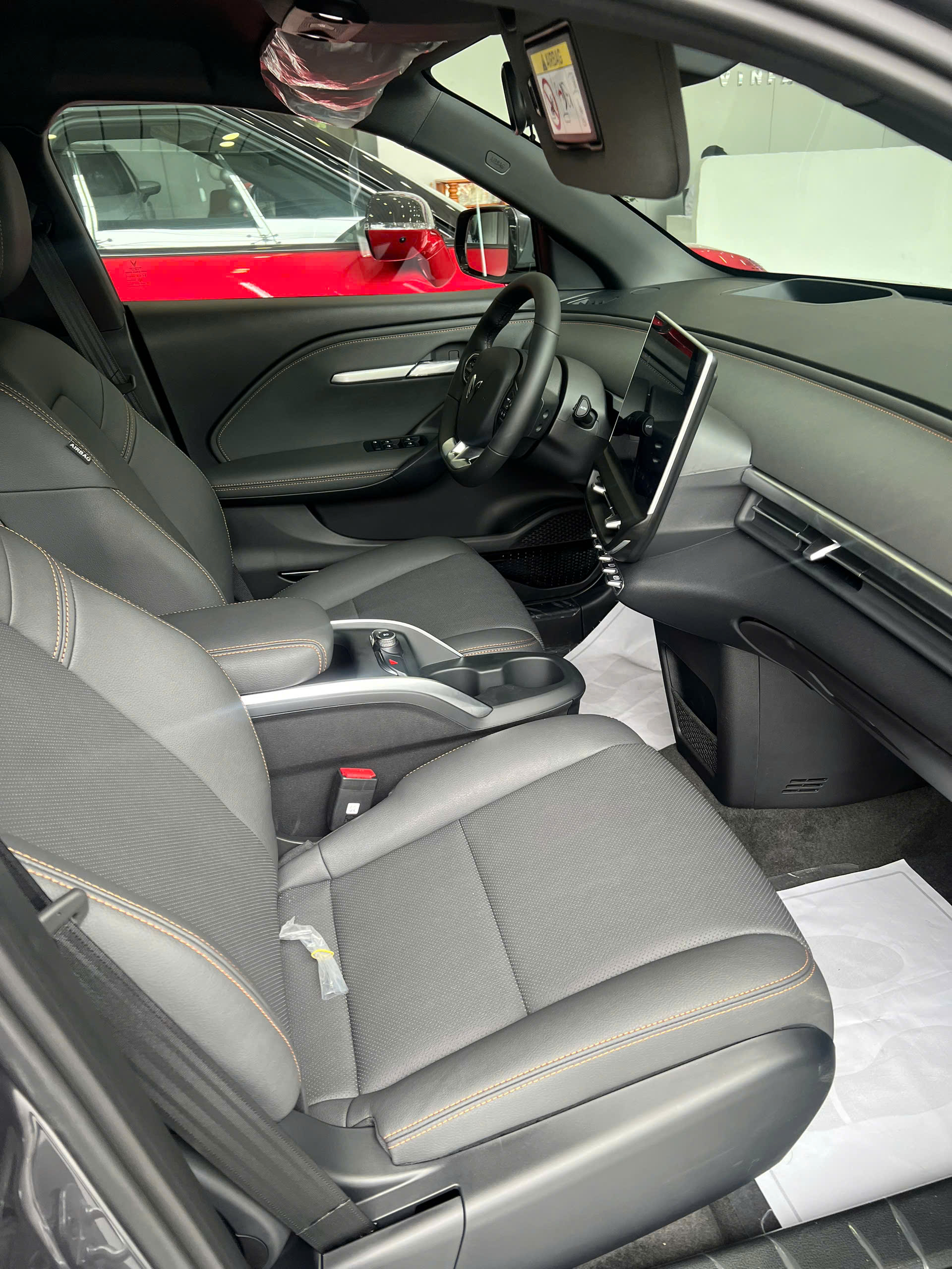 z7184110283089 d2d5922e2e404873c52ac78aab36eac4 1 Nội Thất Của VF6 Plus Màu Xám