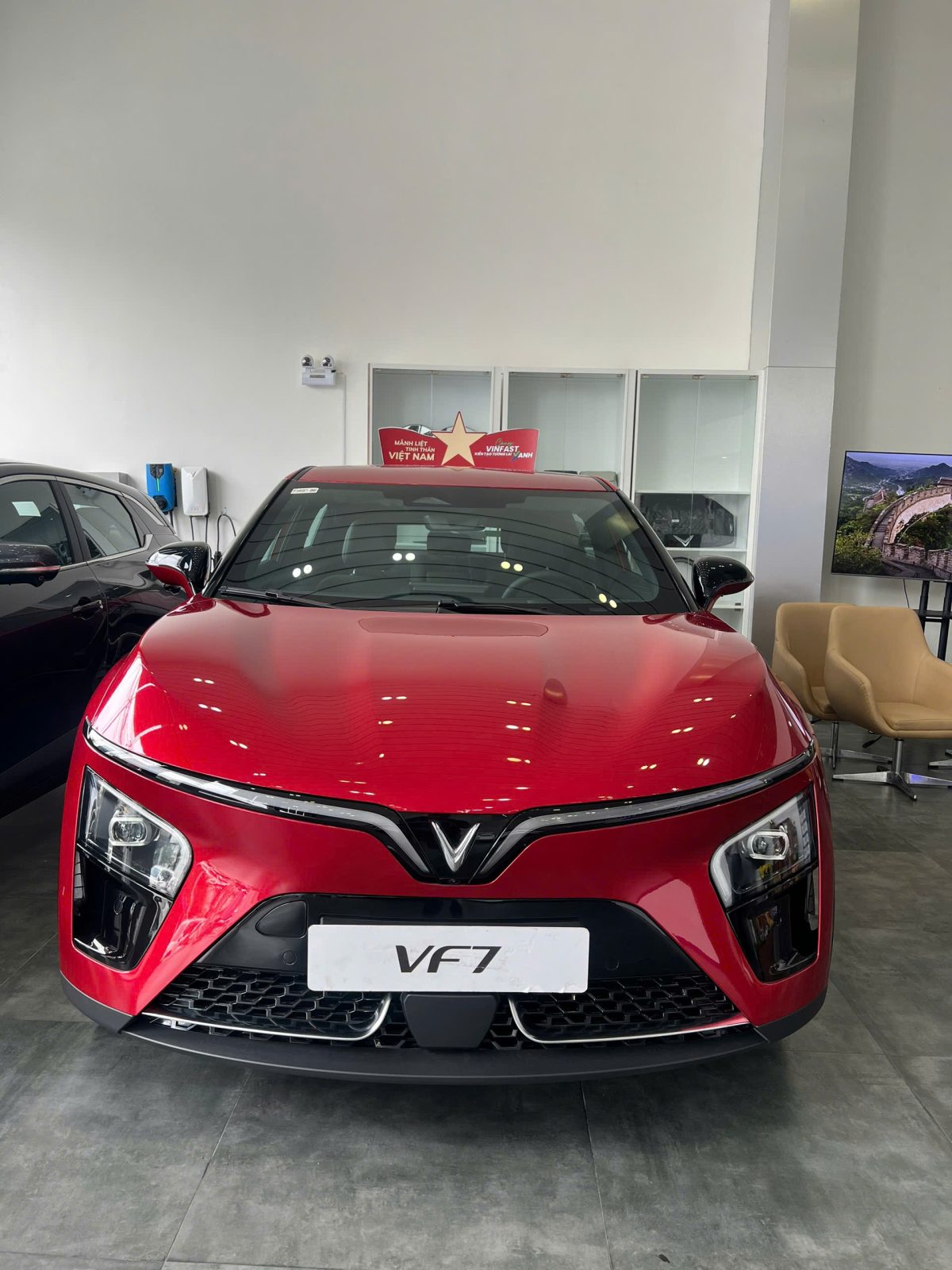 z7184110288706 a47eee78a39821b69dcd94490d4e32c3 Nội thất VF7 Plus – Đẳng cấp hiện đại, trải nghiệm khác biệt